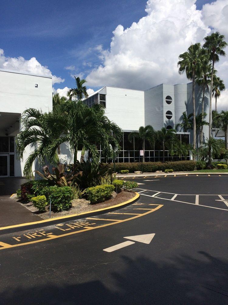 Sawgrass Grand Hotel And Suites Sports Complex Sunrise Exterior photo