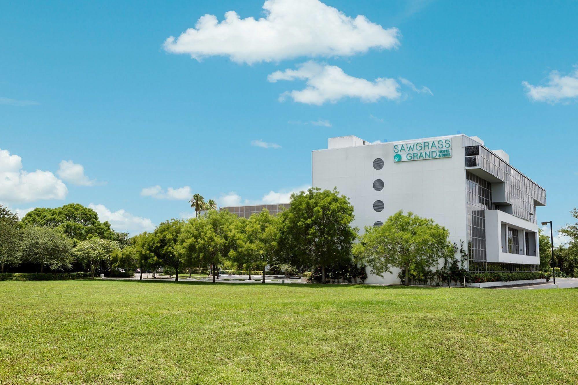 Sawgrass Grand Hotel And Suites Sports Complex Sunrise Exterior photo