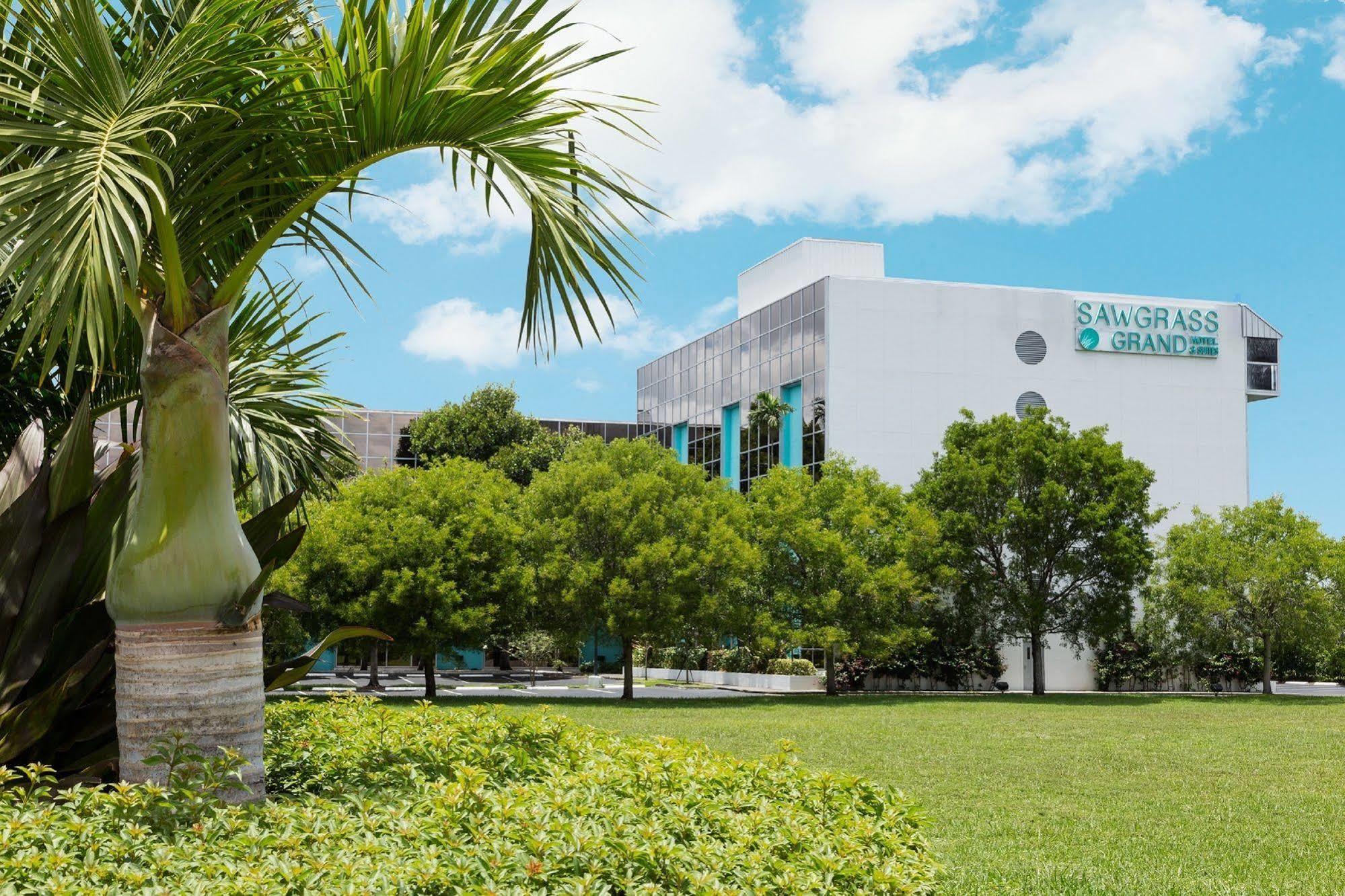 Sawgrass Grand Hotel And Suites Sports Complex Sunrise Exterior photo